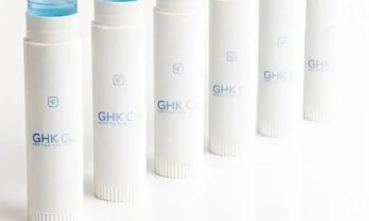 Bastões nuvia GHK-Cu Peptide Eye Stick alinhados